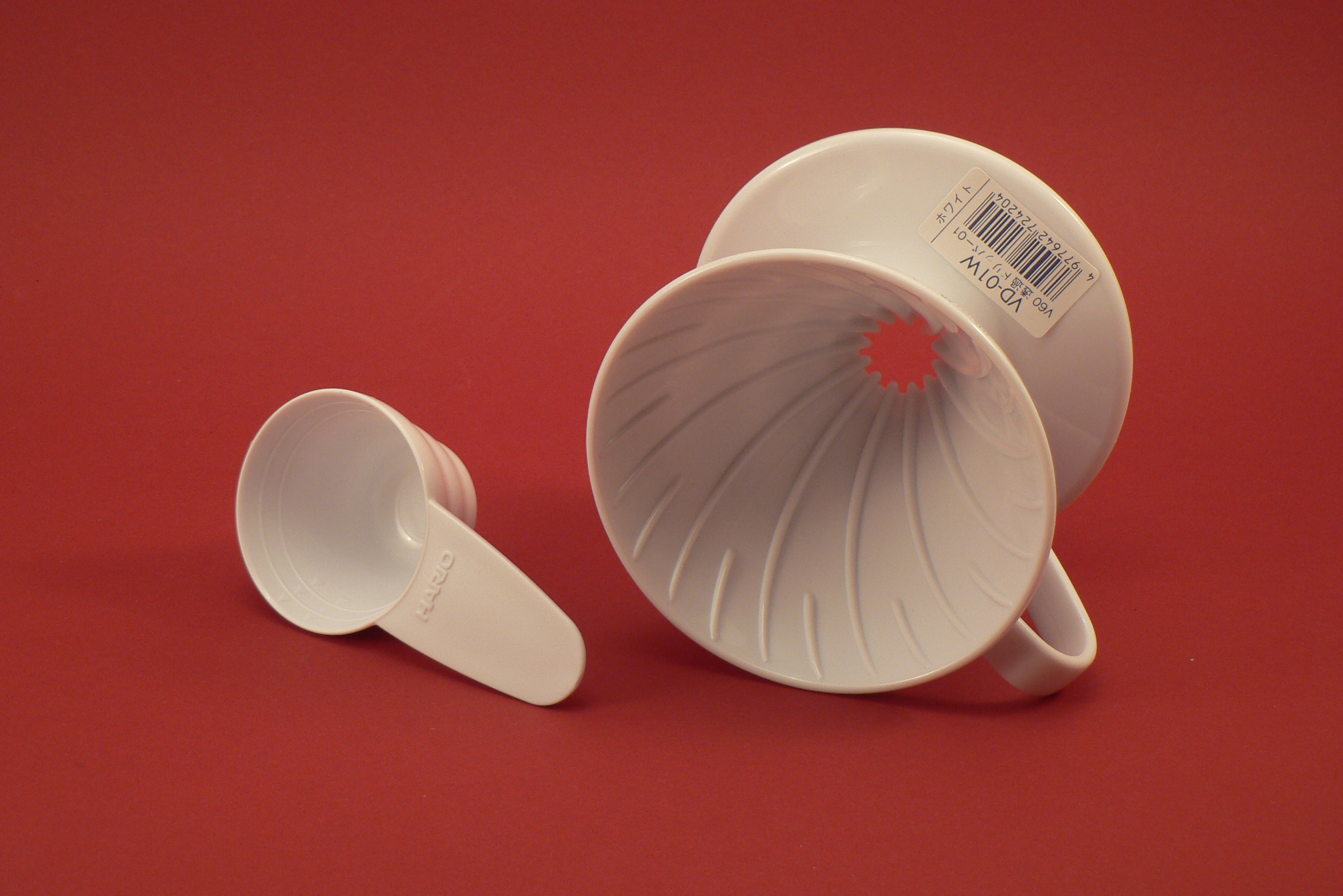 Hario Dripper V60-01W plastový, bílý na 2 šálky