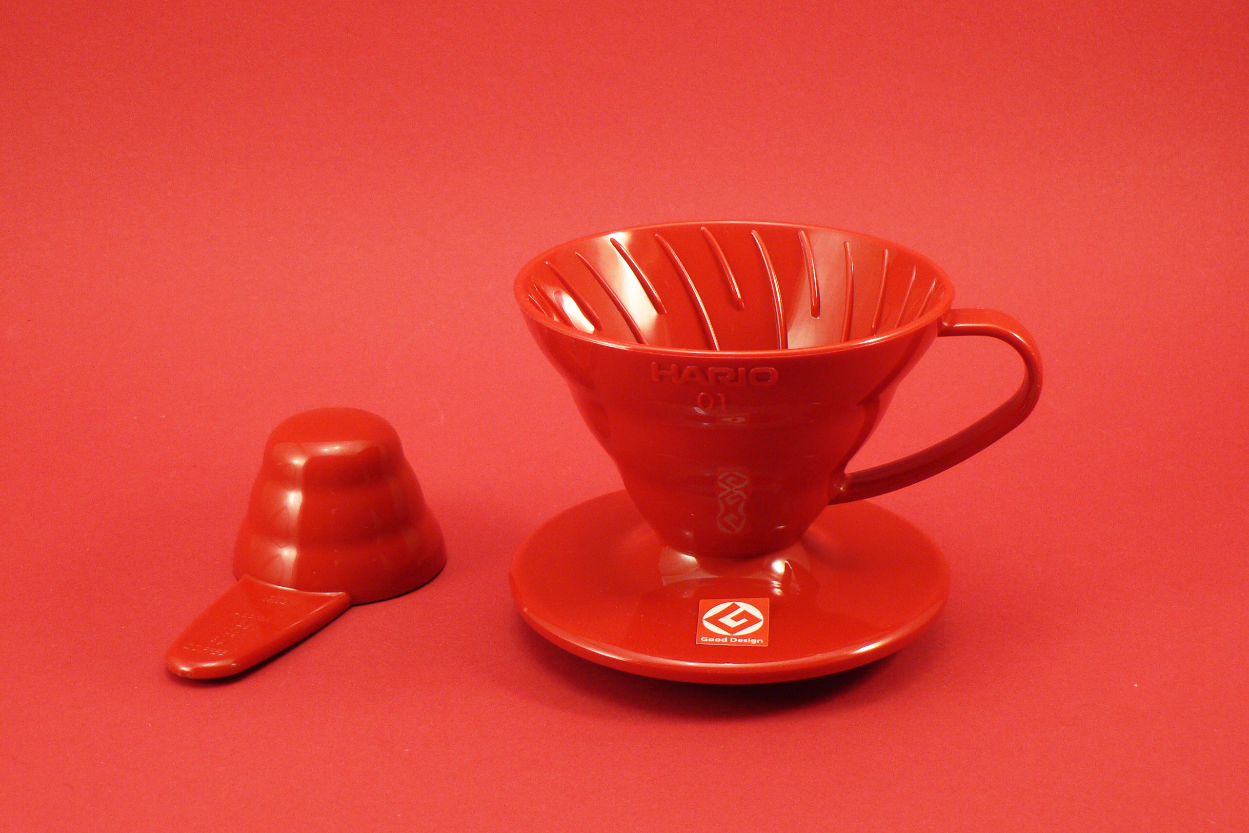 Hario Dripper V60-02R plastový - červený na 4 šálky