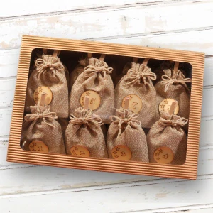 Adventní kalendář s kávou 24x10g (různé druhy kávy)